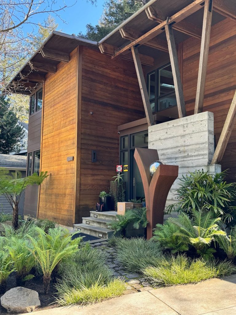 Location: Private Residence, Larkspur, California Wood Highlights: T&G wood installed horizontally adjacent to painted siding and concrete walls