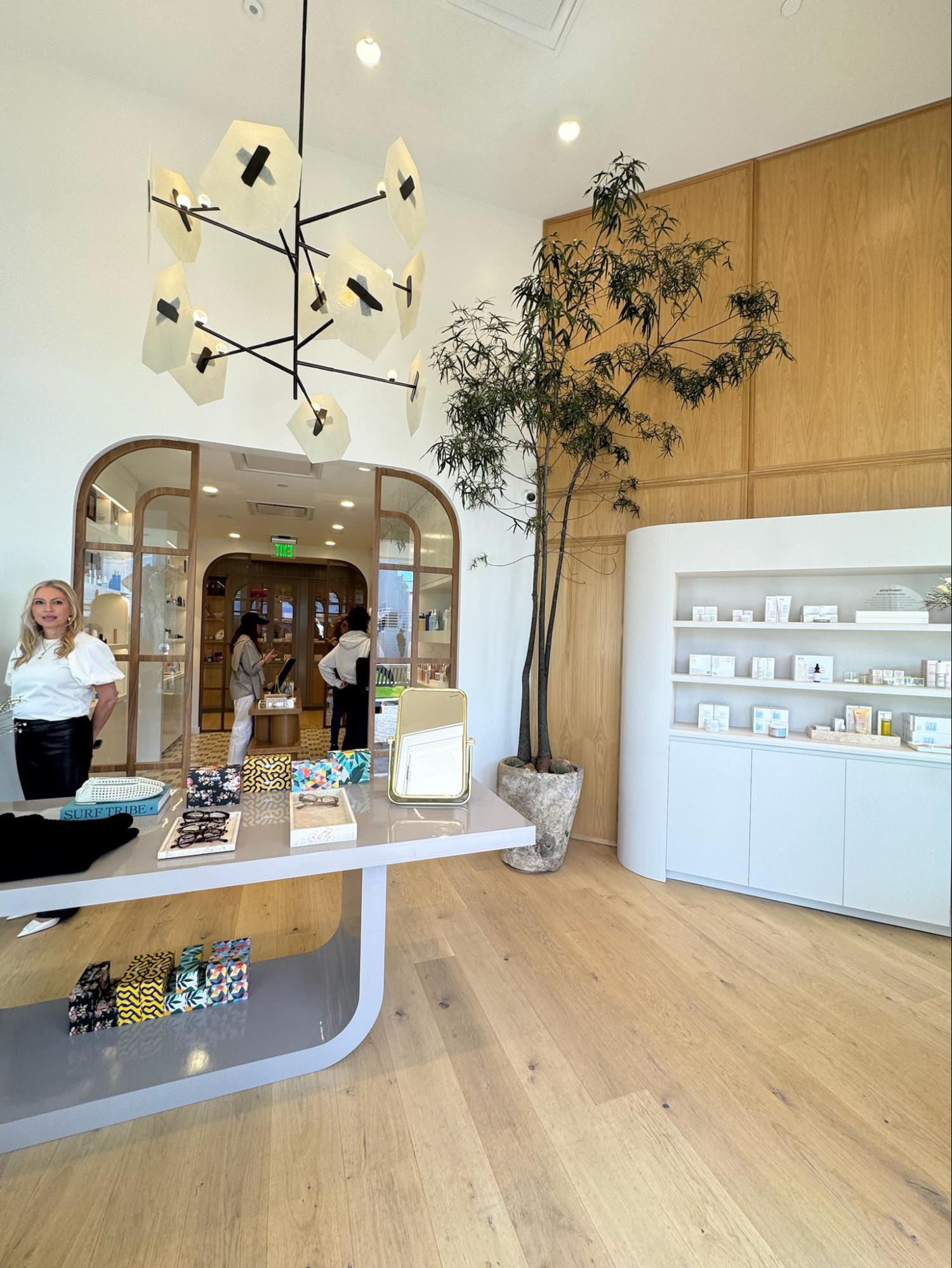 Retail store Goop, Larkspur, California, Wood Highlights: Wide white oak wood flooring, straight lay