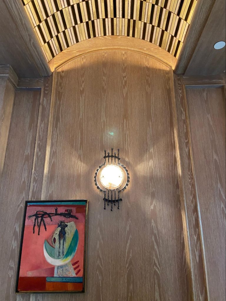 Location: The Proper Hotel, Los Angeles Wood Highlights: Trim at vaulted ceiling placed to frame recessed lighting 