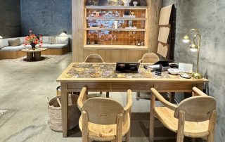 Location: The Great, Marin Country Mart, Wood Highlights: Natural wood trim at checkout desk and wood T&G backdrop design form a cohesive and memorable experience