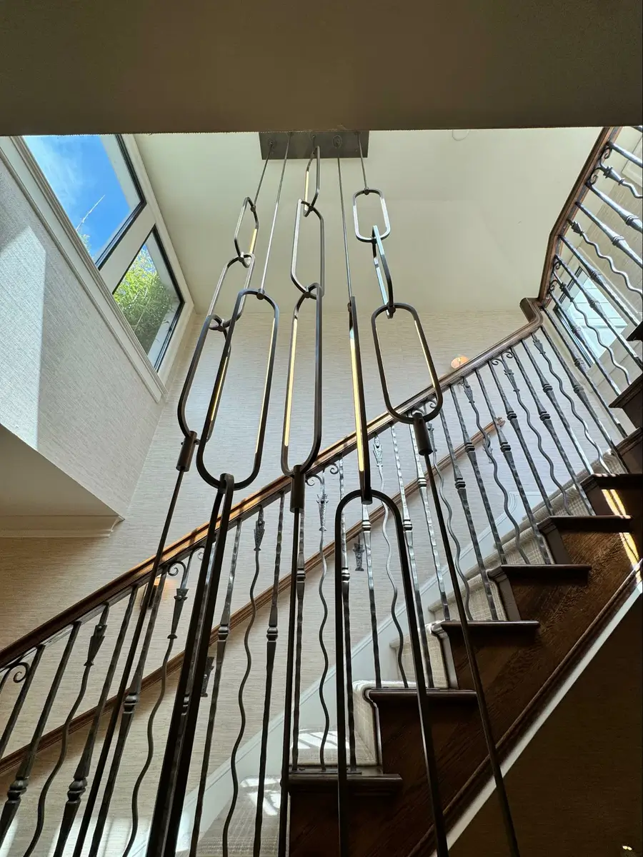 Entryway Moulding for Beautiful Transitions: Framing First Impressions