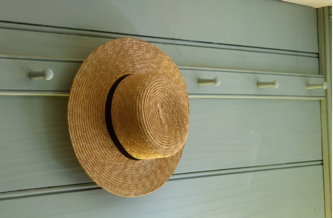 Photo credit: MetaphorEdge, Wood Highlights: Shaker moulding with pegs layered on top of siding.