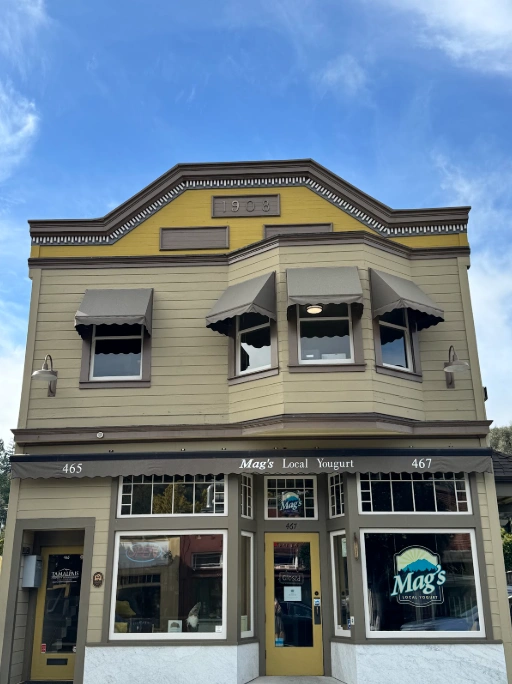Photo credit: MetaphorDesign.com Location: Mags Local Yogurt, Larkspur, California Moulding Highlights: dentil moulding at exterior