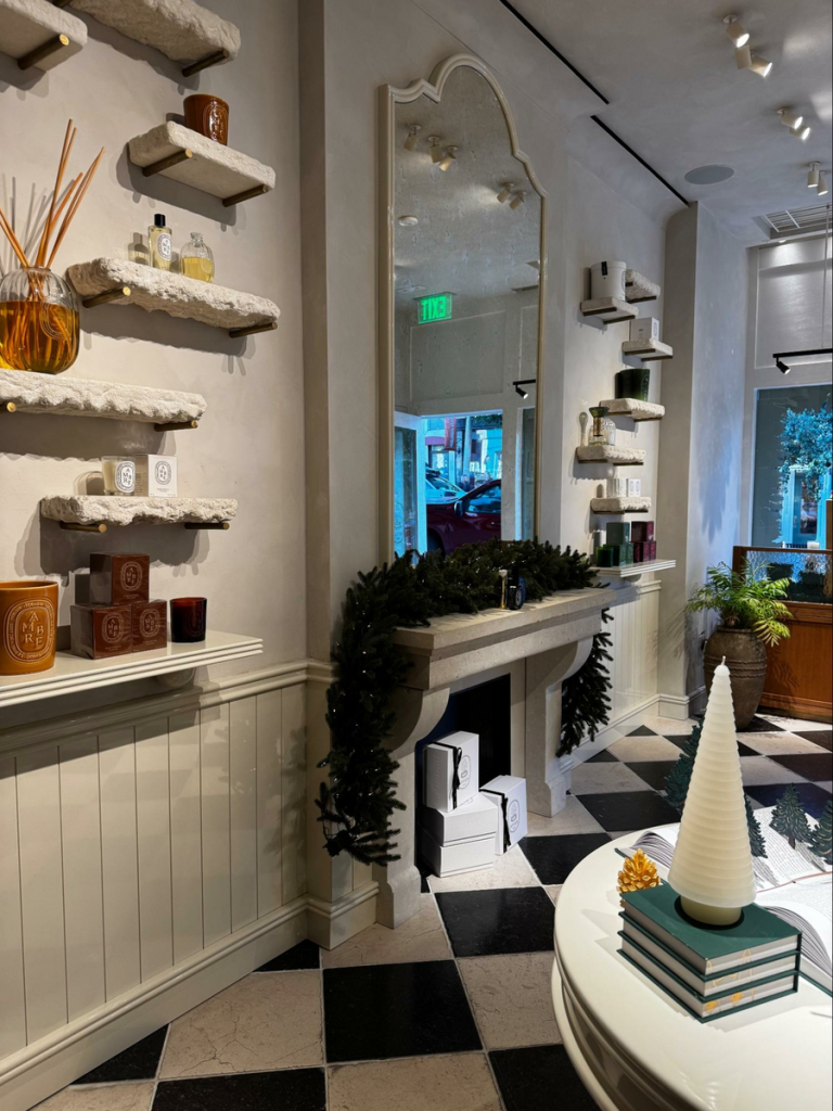 Wood Highlights: Diptyque’s Pacific Heights location shows us how modern perfumeries use architectural detail to create an immersive brand world. Here, lacquer coated moulding plays a significant supporting role in defining mood, luminosity, and texture, subtly mirroring the floor.
