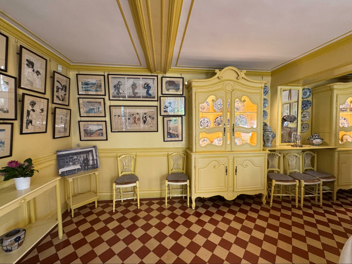 Wood Highlights: Brightly painted yellow moulding color drenches these two rooms with an undeniable energy, reminiscent of sunflowers or hay in different times of daylight.