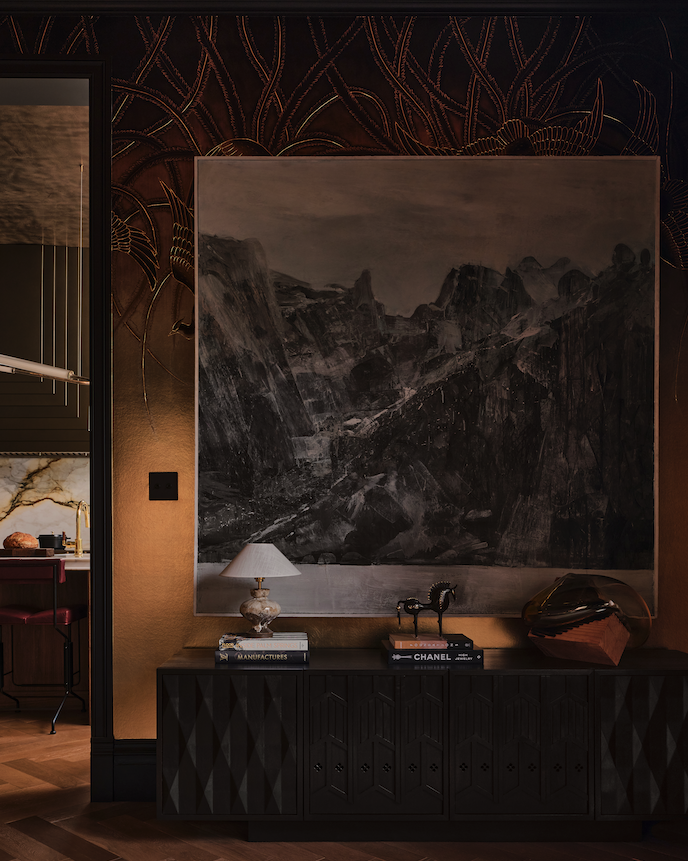 Location: Family Room: "The Pheasantry", SF Decorator Showcase 2026 Wood Highlights: Deep Victorian door casing projections create stronger shadow lines than most contemporary stock trim systems typically provide. Photo: José Manuel Alorda courtesy of SF Decorator Showcase 2026.